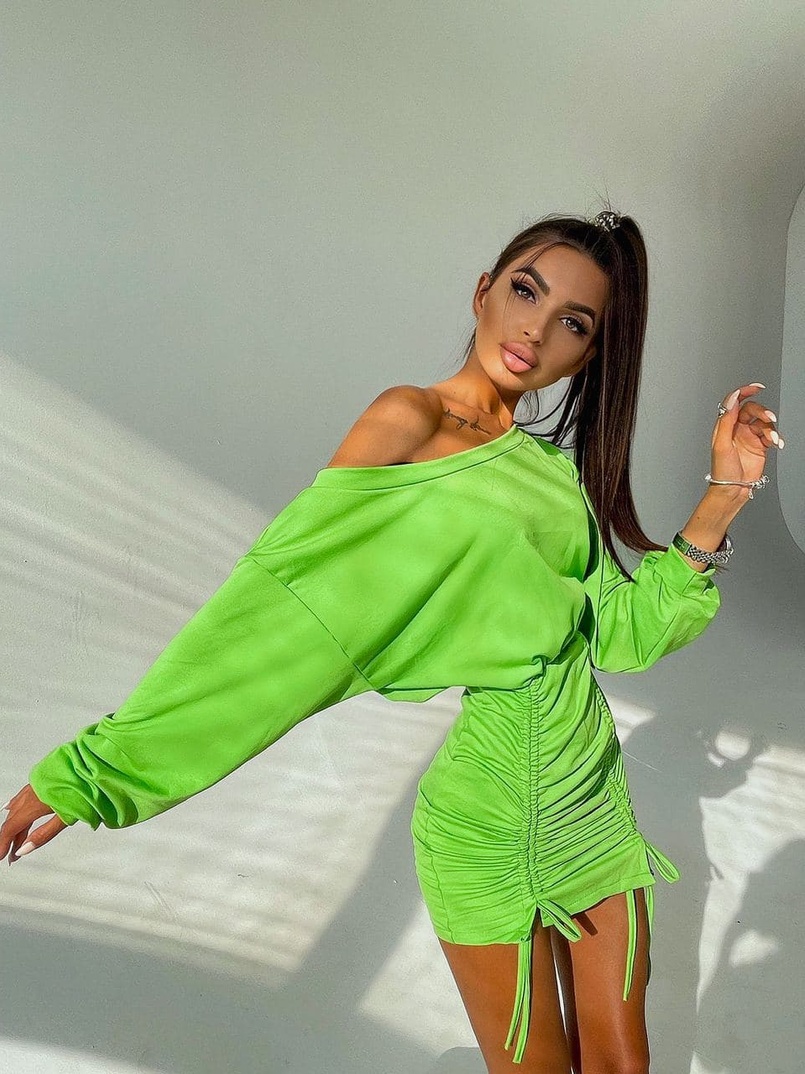 Платье-мини со сборкой на юбке Платье-мини со сборкой на юбке | PUSHKA SHOP