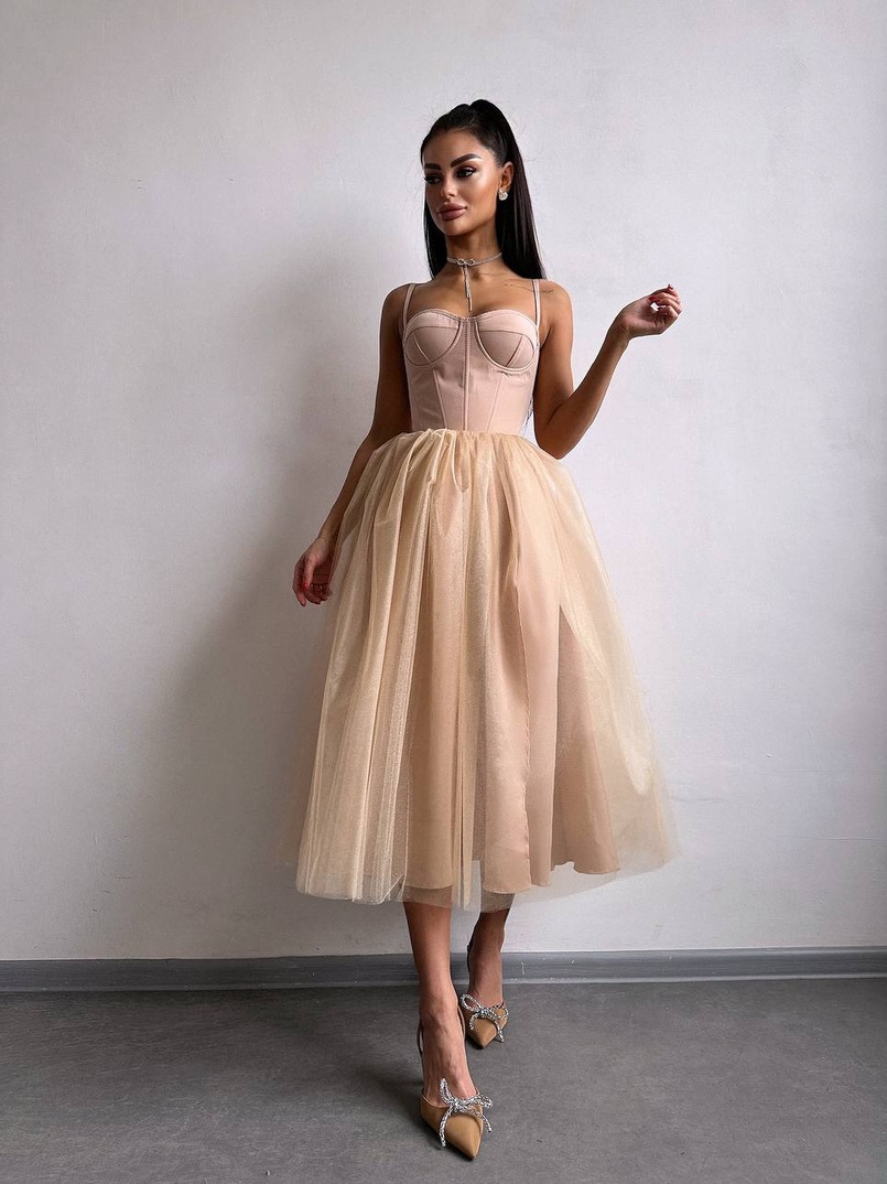 Сукня міді із чашечками з пишною спідницею Сукня міді із чашечками з пишною спідницею | PUSHKA SHOP