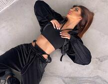 Велюровий комплект: кофта з корсетними елементами + джогери з імітацією трусиків Велюровий комплект: кофта з корсетними елементами + джогери з імітацією трусиків | PUSHKA SHOP