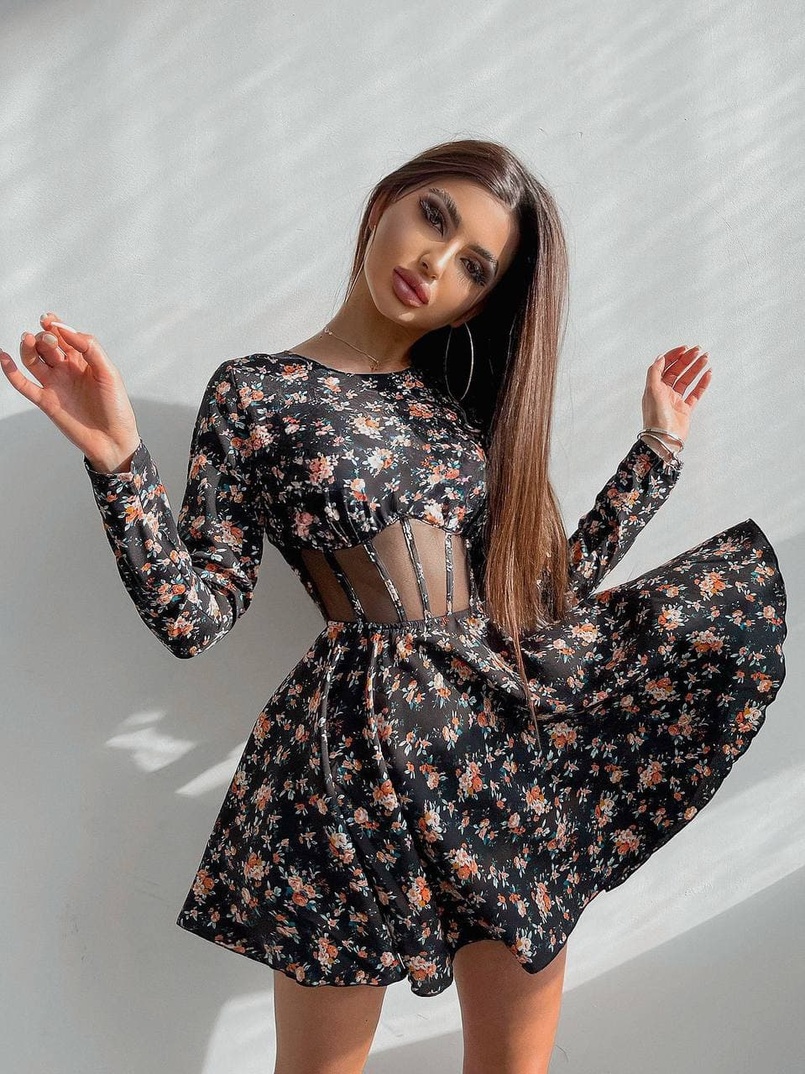 Приталенное платье с корсетной вставкой и  юбкой-солнцем   | PUSHKA SHOP