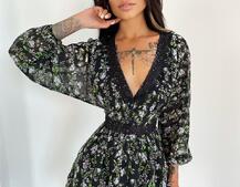 Шифоновое платье с цветочным принтом, декорированное кружевом Шифоновое платье с цветочным принтом, декорированное кружевом | PUSHKA SHOP