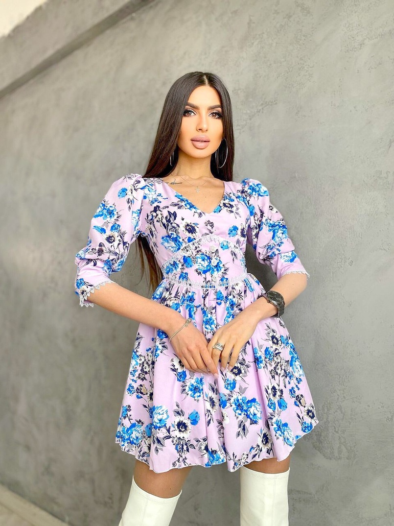 Цветочное платье-мини, декорированное кружевом Цветочное платье-мини, декорированное кружевом | PUSHKA SHOP