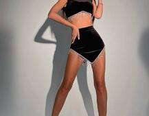 Декорированный бахромой из страз бархатный  костюм с подплечниками  | PUSHKA SHOP