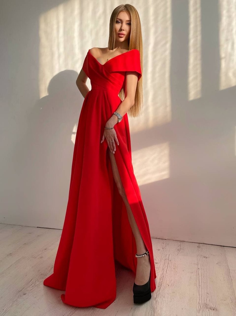 Платье-макси с разрезом Платье-макси с разрезом | PUSHKA SHOP