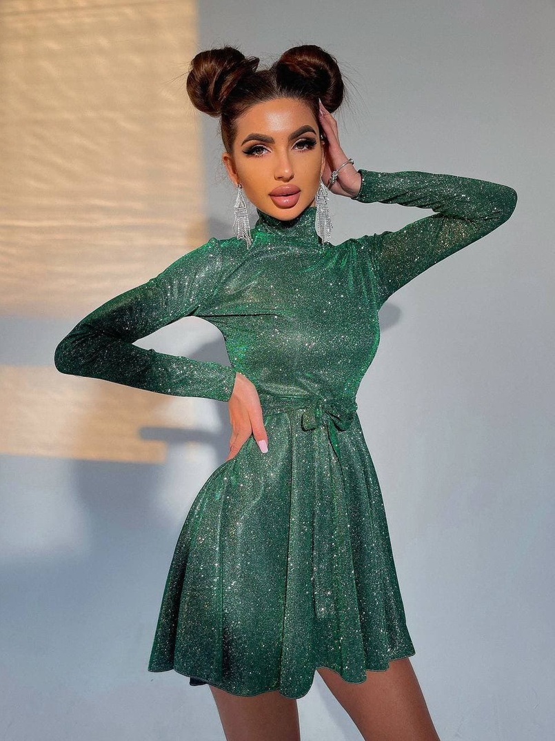 Блестящее платье с расклешенной юбкой и высоким воротом   | PUSHKA SHOP