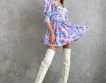 Цветочное платье-мини, декорированное кружевом Цветочное платье-мини, декорированное кружевом | PUSHKA SHOP