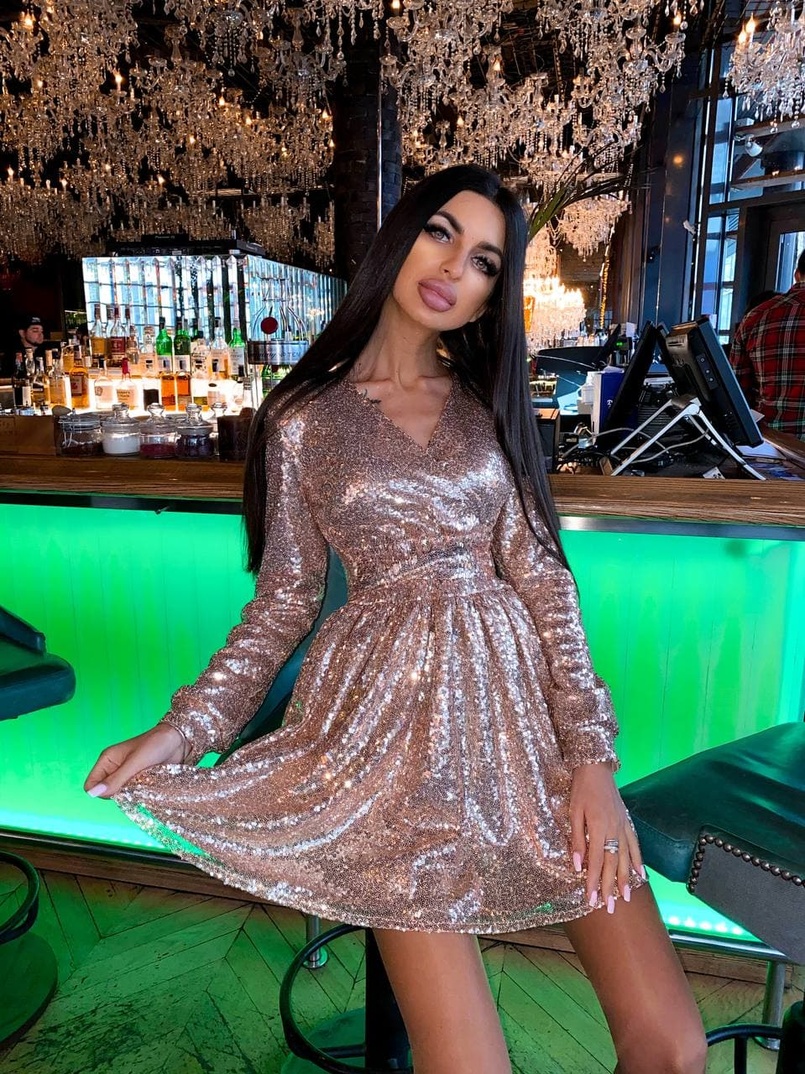 Платье в пайетки с широким поясом и завязками на талии | PUSHKA SHOP