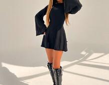 Трикотажна сукня міні з розкльошеними рукавами та відкритою спиною | PUSHKA SHOP