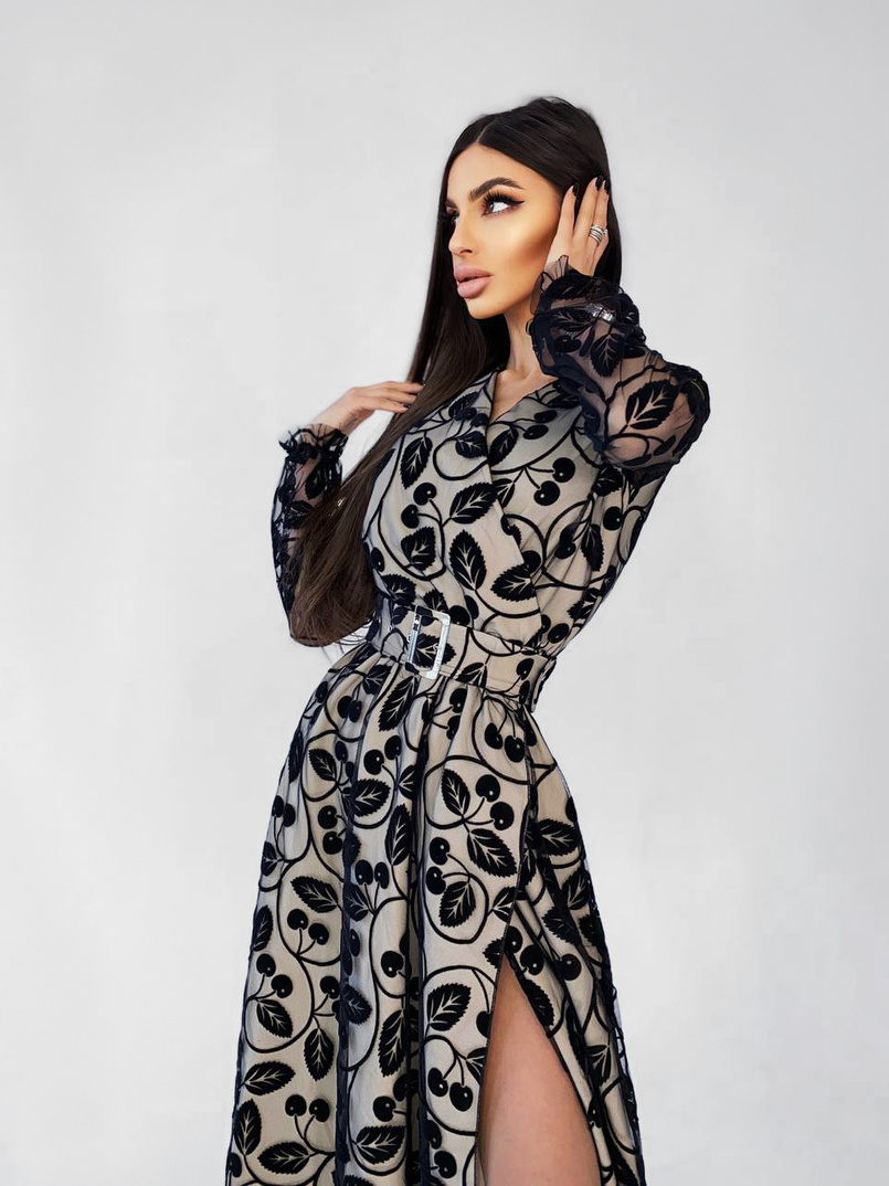 Платье миди с запахом на груди и разрезом на юбке Платье миди с запахом на груди и разрезом на юбке | PUSHKA SHOP