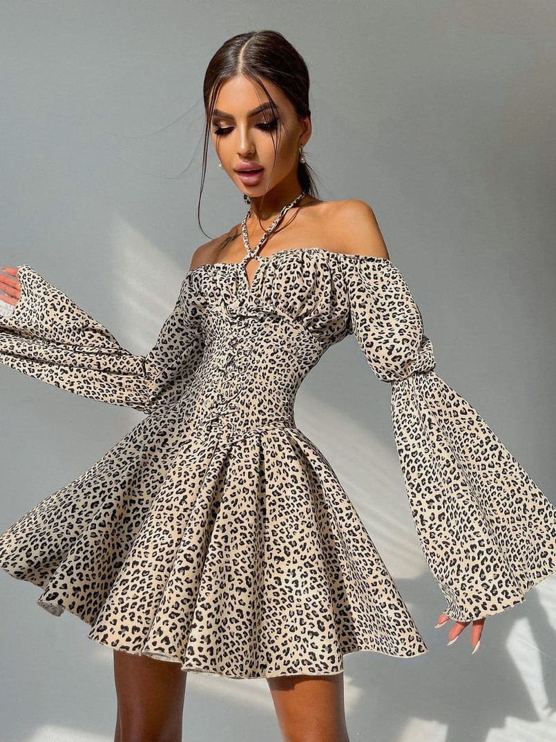 Комплект: платье с расклешенными рукавами + корсет  Комплект: платье с расклешенными рукавами + корсет  | PUSHKA SHOP