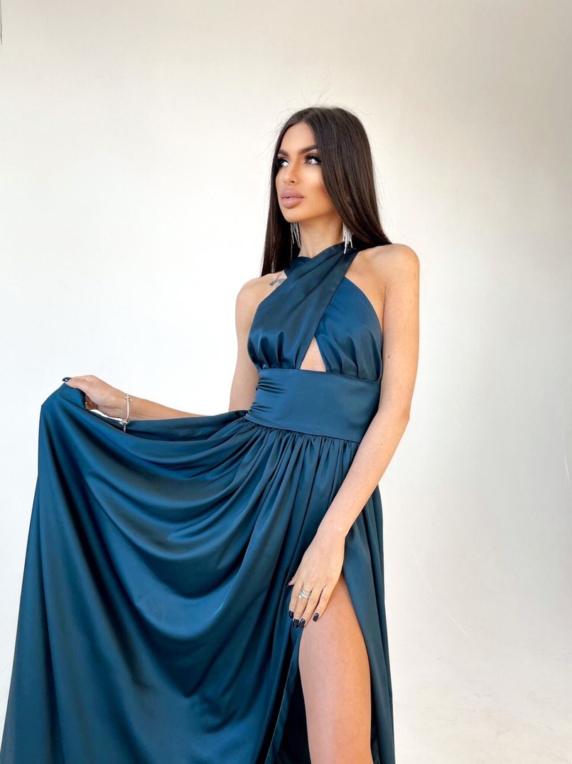 Платье макси с разрезом на юбке и верхом на завязках Платье макси с разрезом на юбке и верхом на завязках | PUSHKA SHOP