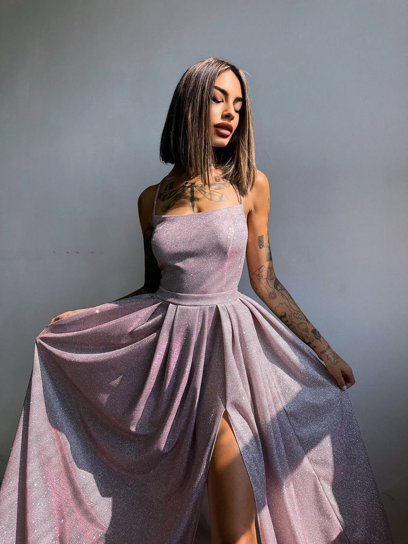 Сяюча сукня максі зі шнурівкою на спинці Сяюча сукня максі зі шнурівкою на спинці | PUSHKA SHOP