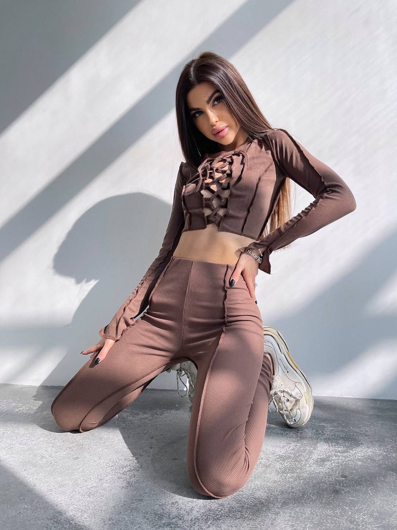 Комплект: топ зі шнурівкою на грудях + легінси | PUSHKA SHOP