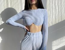 Комплект в весенних расцветках: топ с чашечками + штаны трубы Комплект в весенних расцветках: топ с чашечками + штаны трубы | PUSHKA SHOP