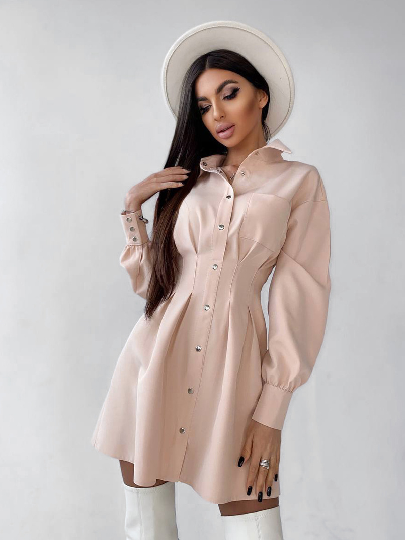 Приталенное платье-рубашка на кнопках с открытой спиной Приталенное платье-рубашка на кнопках с открытой спиной | PUSHKA SHOP