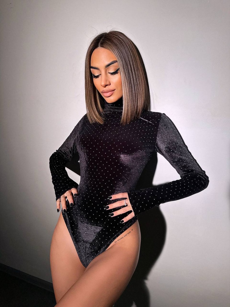 Оксамитове боді-гольф з декором Оксамитове боді-гольф з декором | PUSHKA SHOP