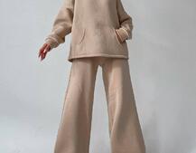 Тёплый костюм с расклешенными брюками Тёплый костюм с расклешенными брюками | PUSHKA SHOP