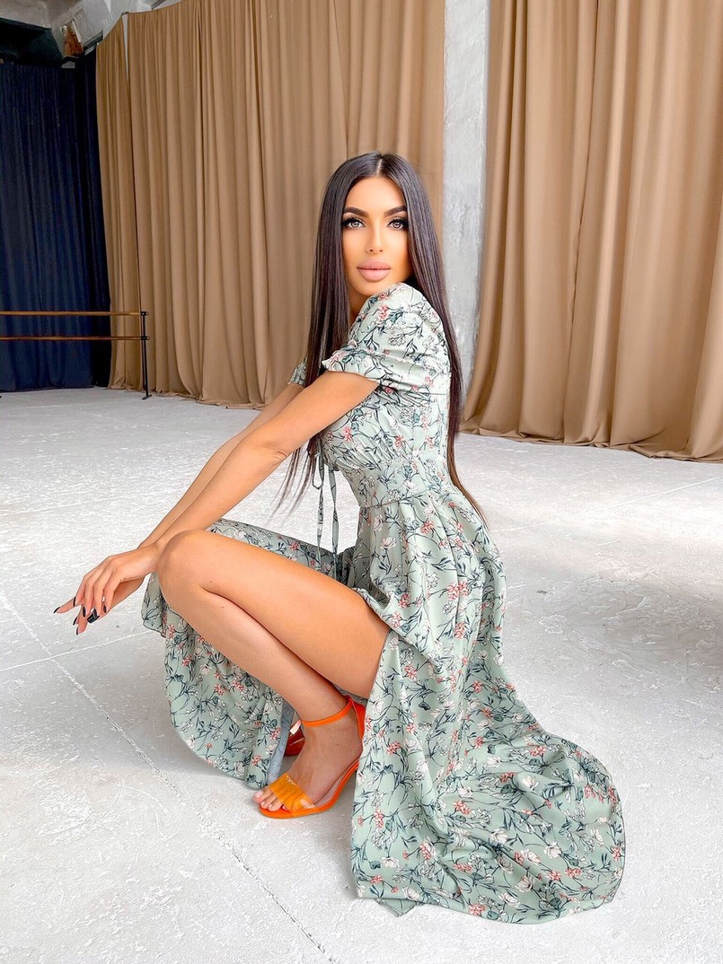 Летнее цветочное платье-миди с завязками на груди Летнее цветочное платье-миди с завязками на груди | PUSHKA SHOP