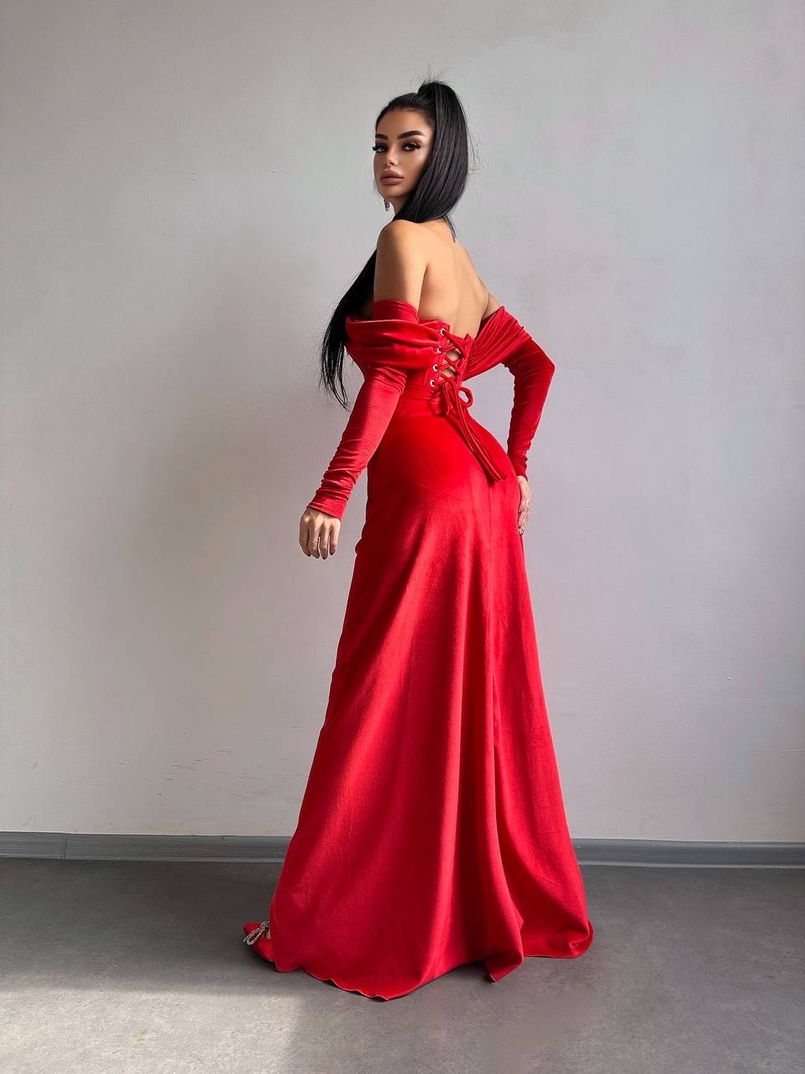 Оксамитова сукня максі декорована стразами Ручна робота Оксамитова сукня максі декорована стразами Ручна робота | PUSHKA SHOP