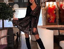 Комбинированное блестящее платье с запахом на груди Комбинированное блестящее платье с запахом на груди | PUSHKA SHOP