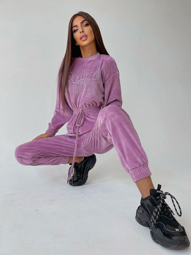 Плюшевый комбинезон, декорированный стразами Плюшевый комбинезон, декорированный стразами | PUSHKA SHOP