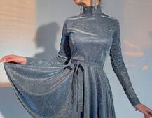 Блискуча сукня з розкльошеною спідницею та високим коміром | PUSHKA SHOP