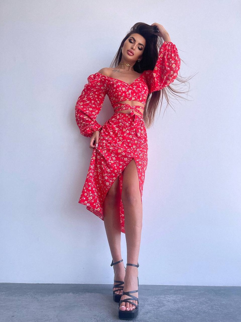 Квітковий комплект: топ із зав'язками на талії + спідниця міді з розрізом Квітковий комплект: топ із зав'язками на талії + спідниця міді з розрізом | PUSHKA SHOP