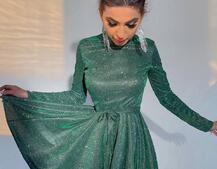 Блестящее платье с расклешенной юбкой и высоким воротом   | PUSHKA SHOP