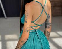 Блестящее платье с пышной юбкой и шнуровкой на спинке Блестящее платье с пышной юбкой и шнуровкой на спинке | PUSHKA SHOP