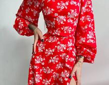 Цветочное платье-миди со шнуровкой на спинке и разрезом на ножке Цветочное платье-миди со шнуровкой на спинке и разрезом на ножке | PUSHKA SHOP