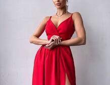 Сукня максі на тонких бретелях з розрізом на спідниці  | PUSHKA SHOP