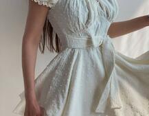 Платье со сборкой на груди и пышной юбкой Платье со сборкой на груди и пышной юбкой | PUSHKA SHOP