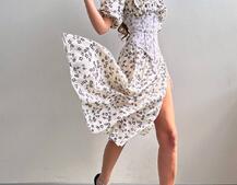 Сукня міді з розрізом в квітковий принт + прозорий корсет Сукня міді з розрізом в квітковий принт + прозорий корсет | PUSHKA SHOP