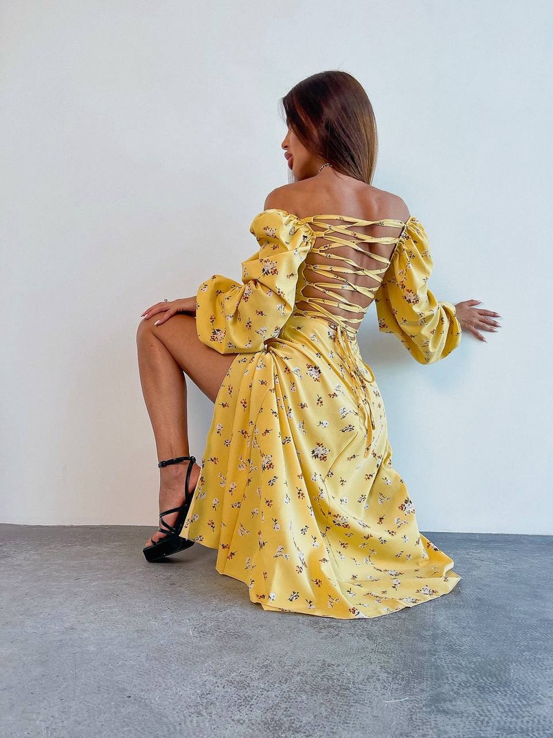 Сукня -міді зі шнурівкою на спинці та розрізом на ніжці Сукня -міді зі шнурівкою на спинці та розрізом на ніжці | PUSHKA SHOP