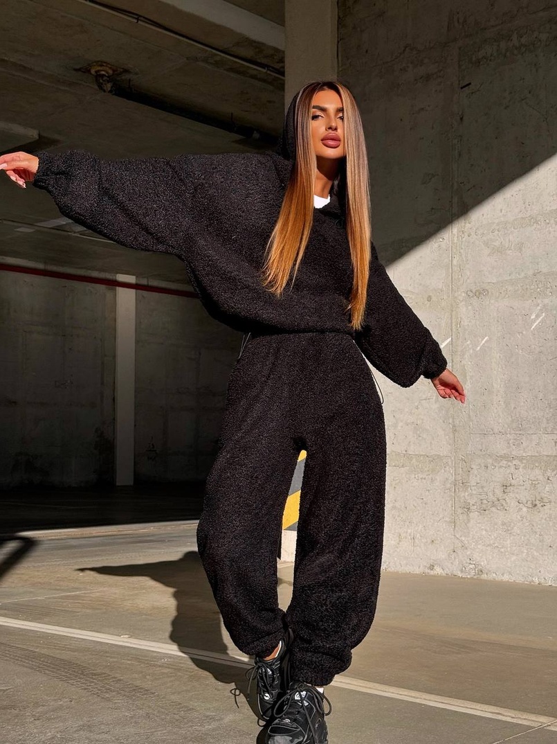 Теплий та мʼякий комплект: Обʼємний худі з капюшоном та штани з манжетами  Дуже приємний до тіла | PUSHKA SHOP