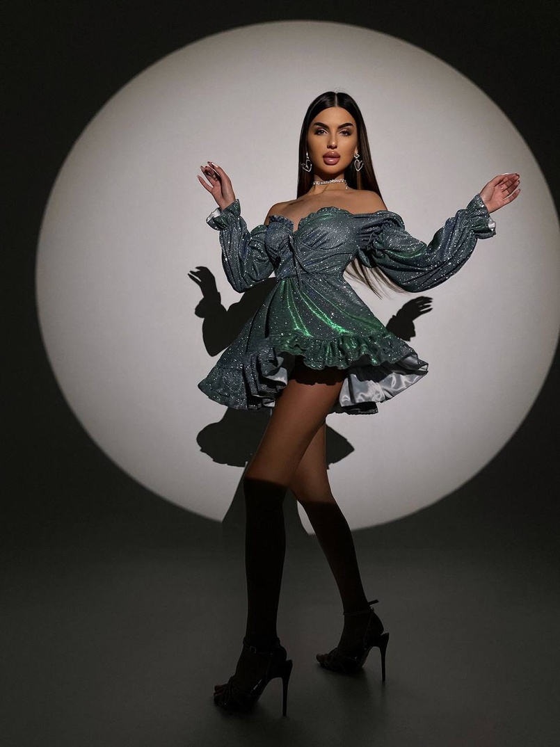 Блискуча сукня з чашечками та пишною спідницею | PUSHKA SHOP