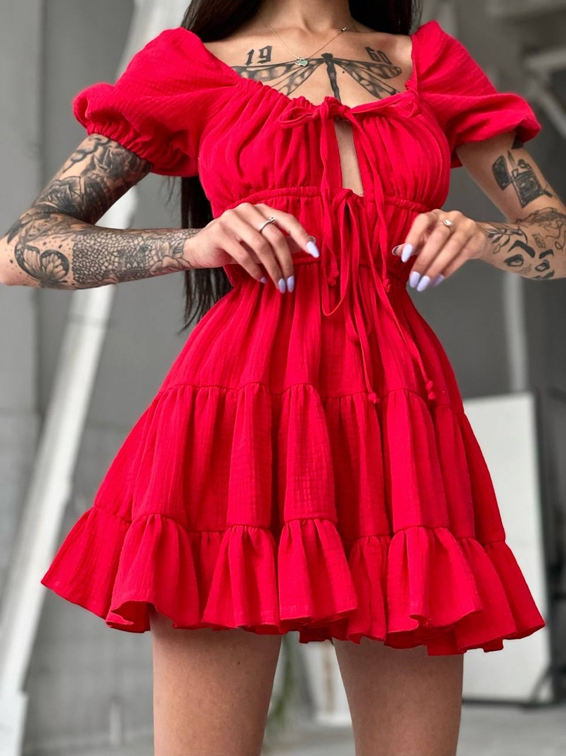 Муслиновое платье с оборками и завязками на груди Муслиновое платье с оборками и завязками на груди | PUSHKA SHOP