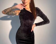 Бархатное платье, декорированное бахромой из страз Бархатное платье, декорированное бахромой из страз | PUSHKA SHOP