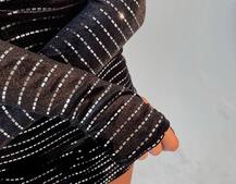 Оксамитова сукня-гольф по фігурі з голографічними блискітками Оксамитова сукня-гольф по фігурі з голографічними блискітками | PUSHKA SHOP