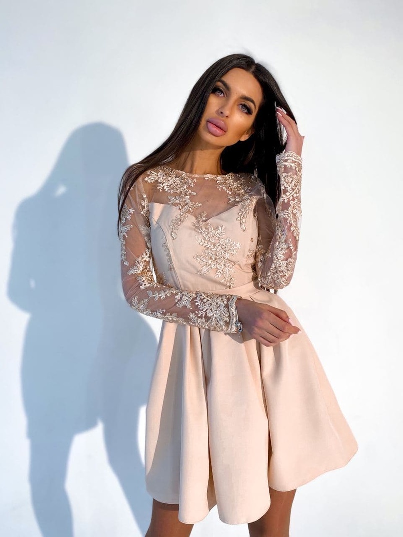 Платье с кружевным верхом и пышной юбкой в складу | PUSHKA SHOP