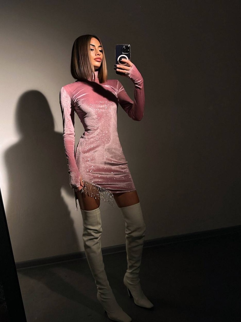 Оксамитова сукня, декорована бахромою зі страз Оксамитова сукня, декорована бахромою зі страз | PUSHKA SHOP