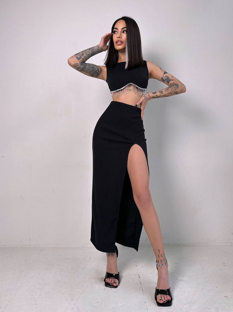 Комплект: топ з бахромою зі страз та спідниця з розрізом  | PUSHKA SHOP