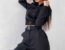 Костюм с брюками-карго декорированный застежками-фастекс Костюм с брюками-карго декорированный застежками-фастекс | PUSHKA SHOP