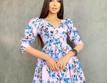 Цветочное платье-мини, декорированное кружевом Цветочное платье-мини, декорированное кружевом | PUSHKA SHOP