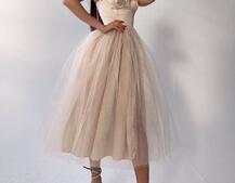 Платье-бюстье с чашечками и пышной юбкой , декорированное стразами Платье-бюстье с чашечками и пышной юбкой , декорированное стразами | PUSHKA SHOP