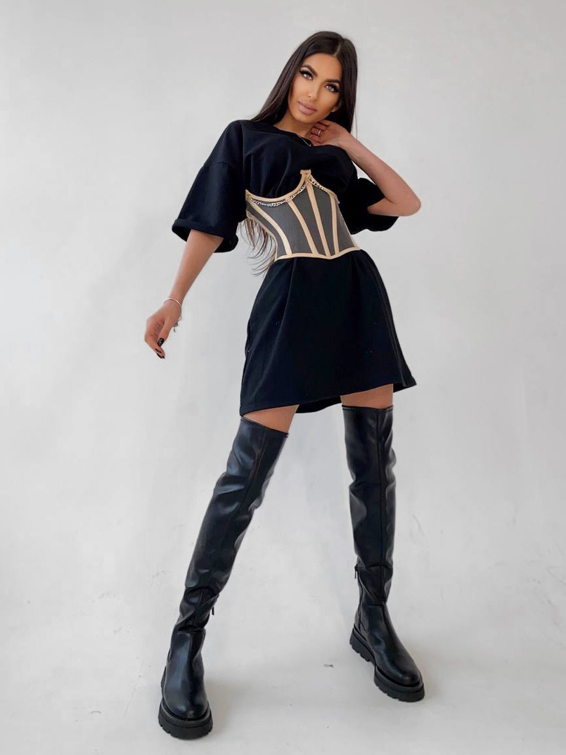 Удлиненная футболка с бельевым корсетом декорированным цепочками  Удлиненная футболка с бельевым корсетом декорированным цепочками  | PUSHKA SHOP