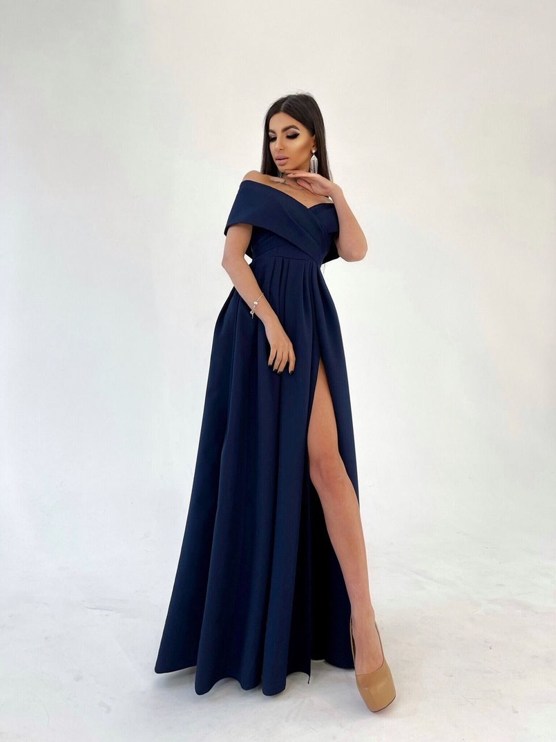 Платье-макси с разрезом Платье-макси с разрезом | PUSHKA SHOP