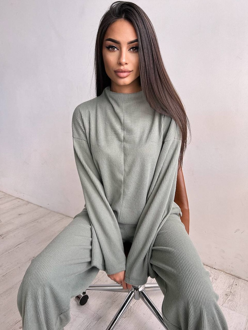 Повсякденний костюм із теплого трикотажу-рубчика | PUSHKA SHOP