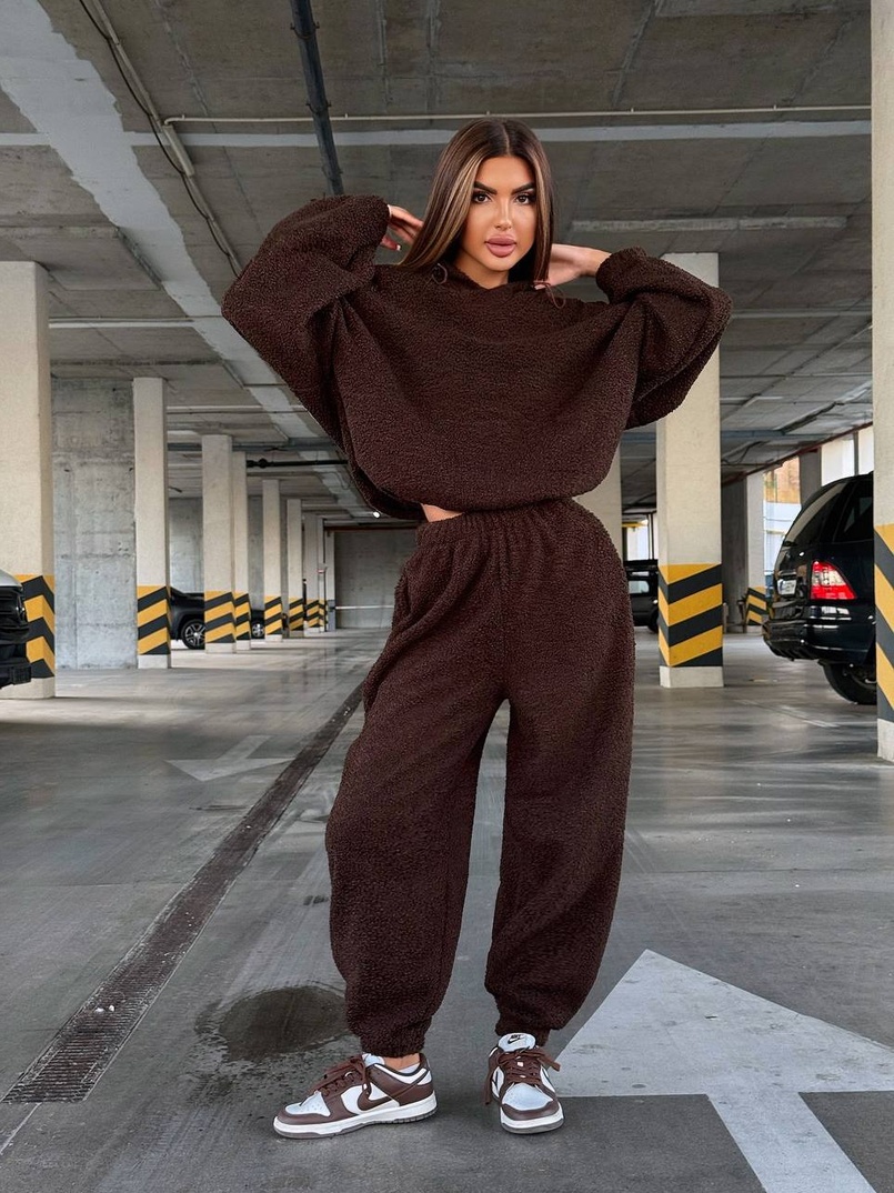 Теплий та мʼякий комплект: Обʼємний худі з капюшоном та штани з манжетами  Дуже приємний до тіла | PUSHKA SHOP
