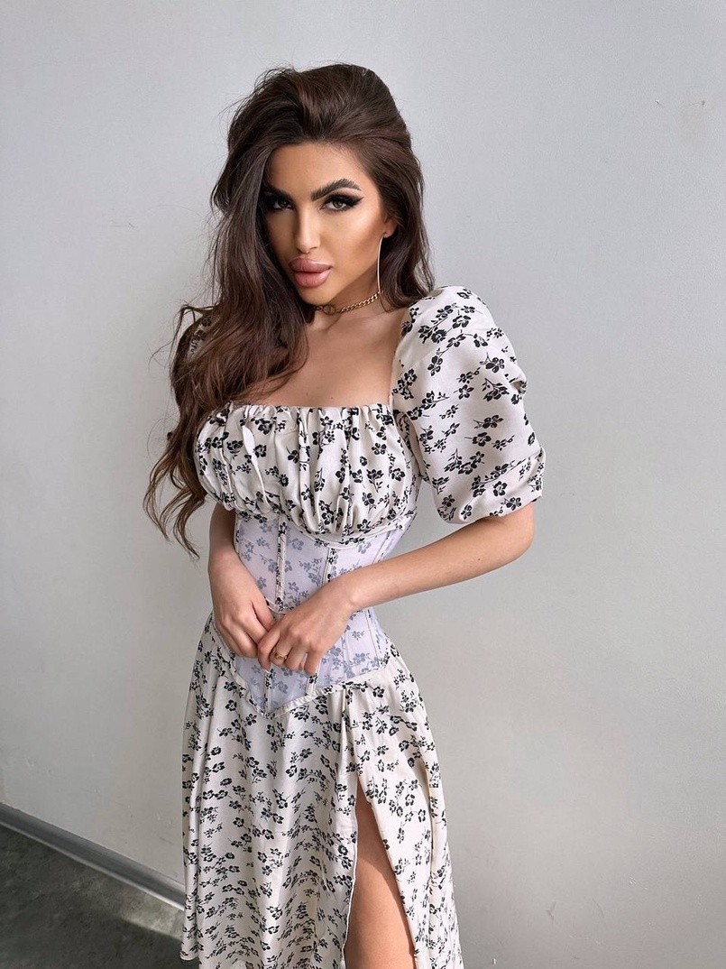 Сукня міді з розрізом в квітковий принт + прозорий корсет Сукня міді з розрізом в квітковий принт + прозорий корсет | PUSHKA SHOP